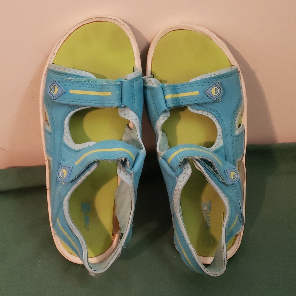 SOLD 💢Smartfit Blue and Green Sandals with Strap Closure